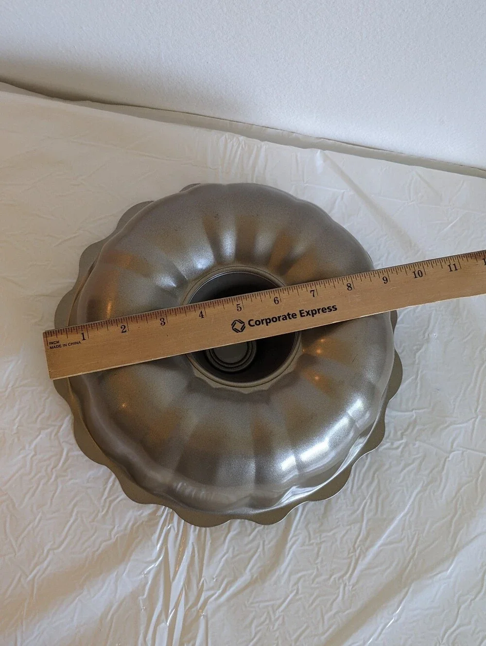 Vintage Fluted Tube Cake  Medium Brown Metal Mold Ring Cake Pan 9.5